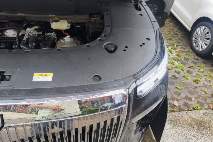 Used VOYAH Titan 2026 Model Ultra Engine Bay Left
