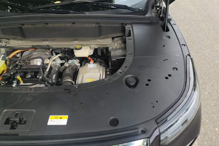 Used VOYAH Titan 2026 Model Max+ Engine Bay Left