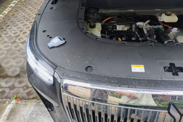 Used VOYAH Titan 2026 Model Ultra Engine Bay Right