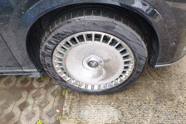 Used VOYAH Titan 2026 Model Ultra Right Front Wheel Hub