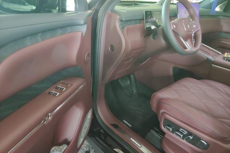 Used VOYAH Titan 2026 Model Max+ Driver Seat