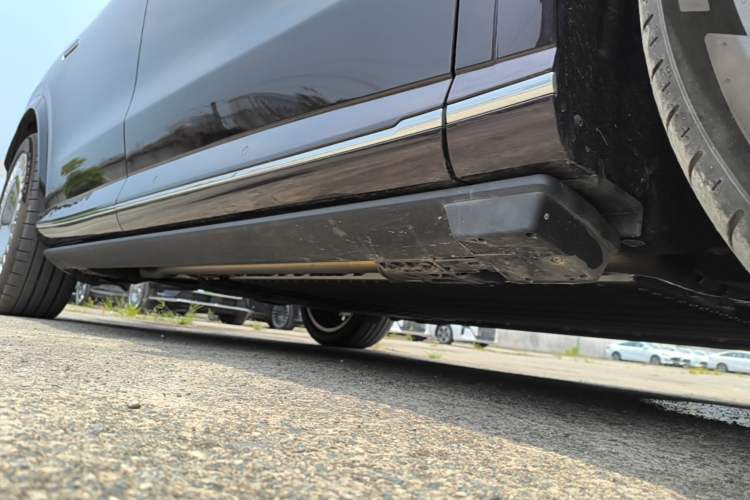 Used VOYAH Titan 2026 Model Max+ Chassis Front Right