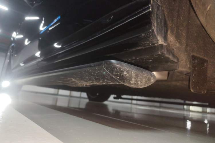 Used VOYAH Titan 2026 Model Ultra Chassis Rear Left