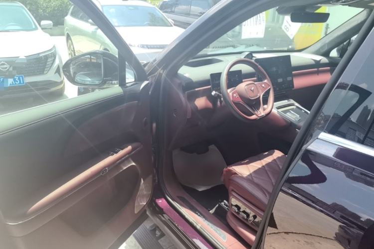 Used VOYAH Titan 2026 Model Max+ Driver Seat