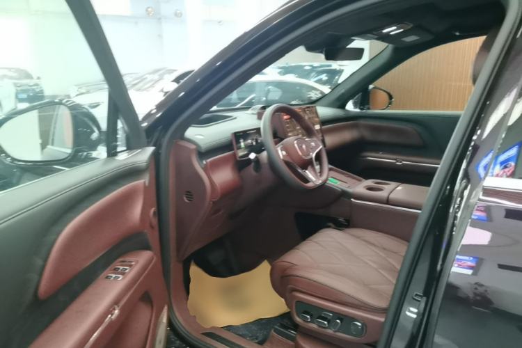 Used VOYAH Titan 2026 Model Max+ Driver Seat