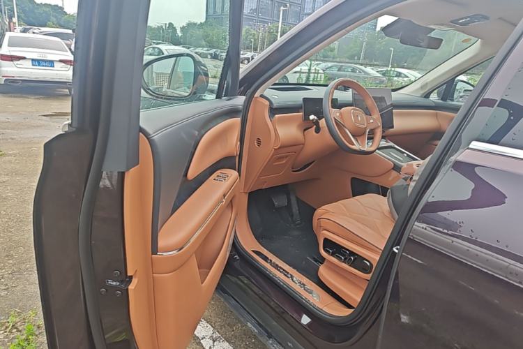 Used VOYAH Titan 2026 Model Max+ Driver Seat