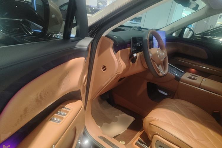Used VOYAH Titan 2026 Model Max+ Driver Seat
