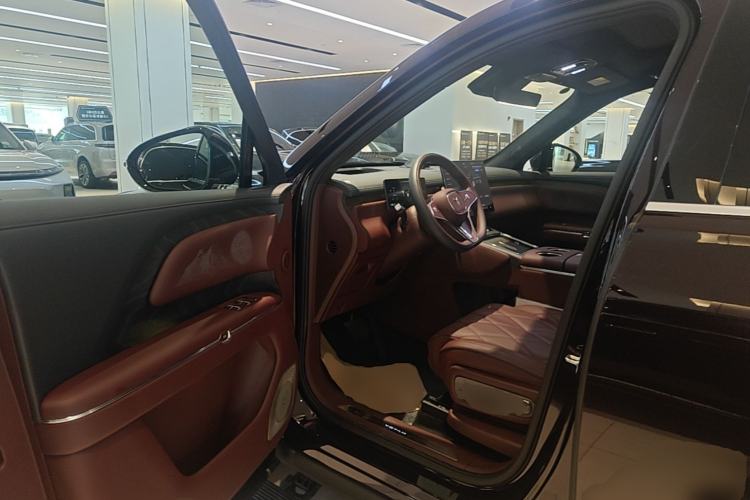 Used VOYAH Titan 2026 Model Max+ Driver Seat