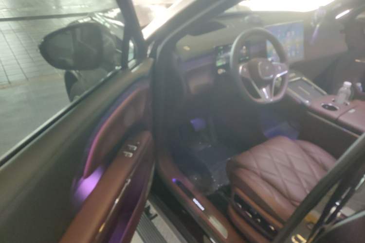Used VOYAH Titan 2026 Model Max+ Driver Seat
