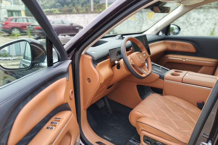 Used VOYAH Titan 2026 Model Max+ Driver Seat