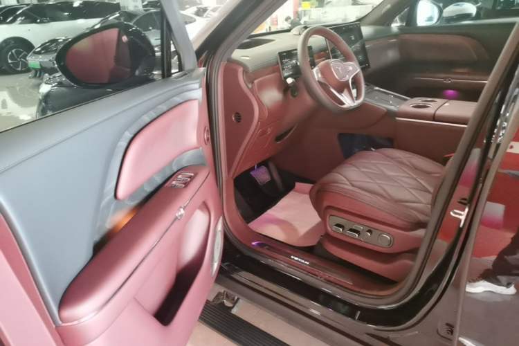 Used VOYAH Titan 2026 Model Max+ Driver Seat