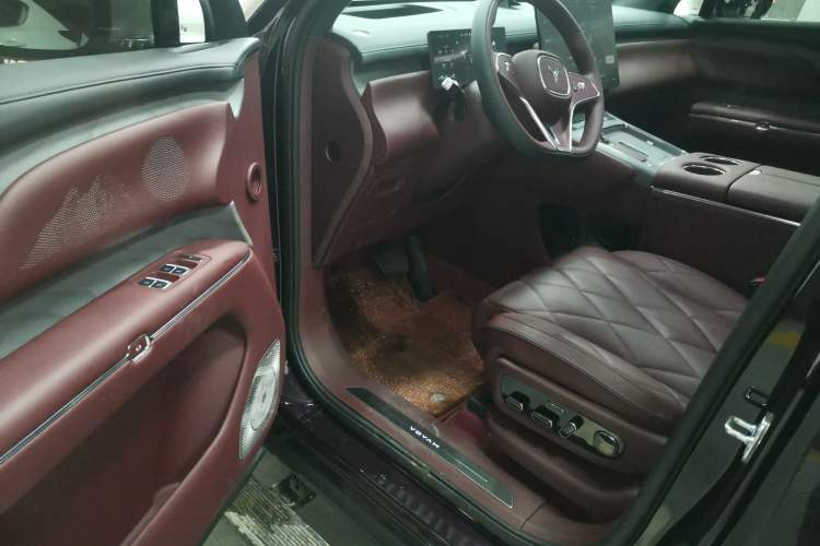 Used VOYAH Titan 2026 Model Max+ Driver Seat
