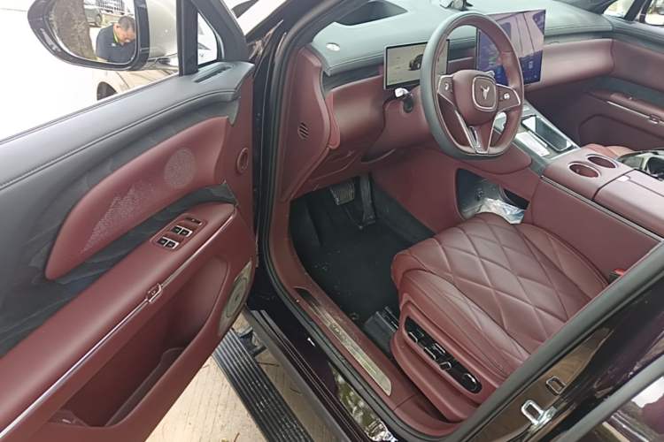 Used VOYAH Titan 2026 Model Max+ Driver Seat