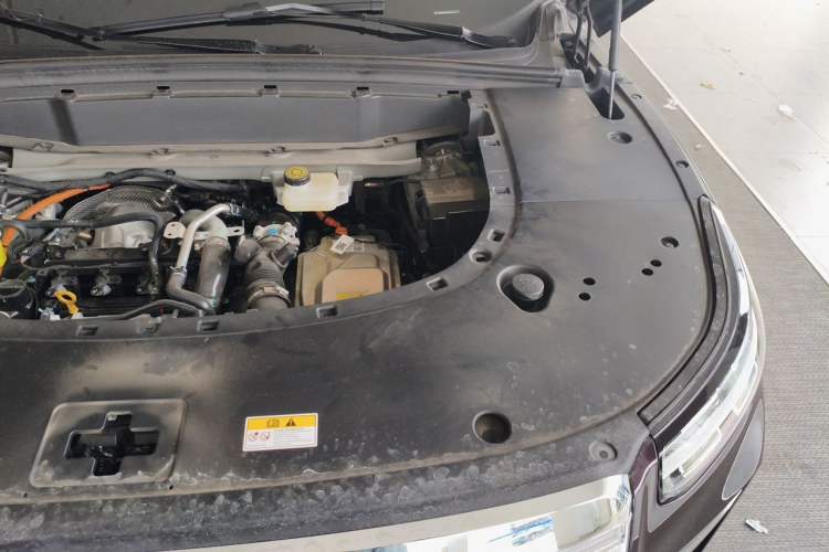Used VOYAH Titan 2026 Model Max+ Engine Bay Left