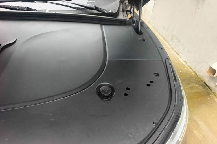 Used VOYAH Titan 2026 Model Max+ Engine Bay Left