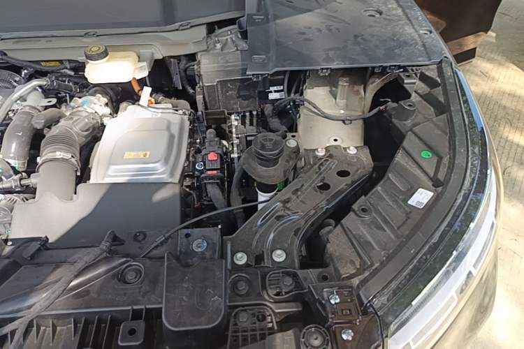 Used VOYAH Titan 2026 Model Max+ Engine Bay Left