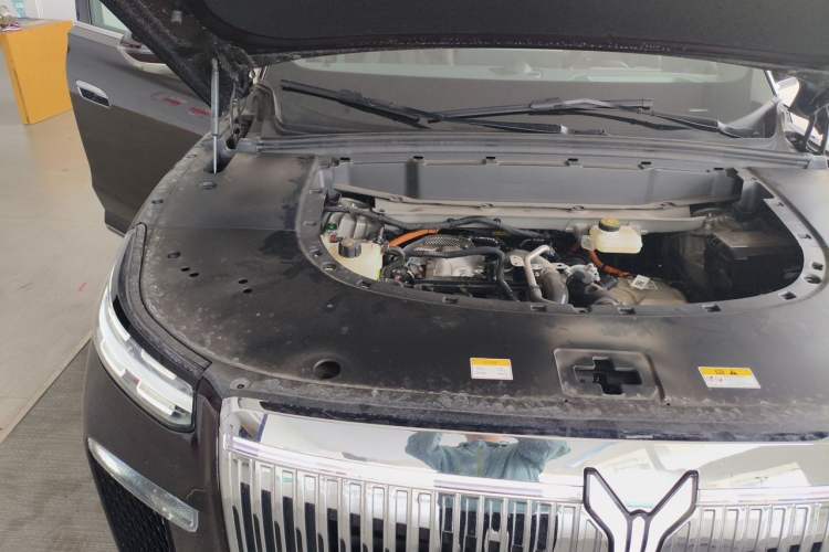 Used VOYAH Titan 2026 Model Max+ Engine Bay Right