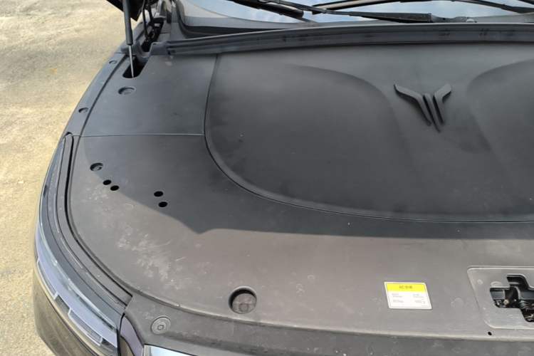 Used VOYAH Titan 2026 Model Max+ Engine Bay Right