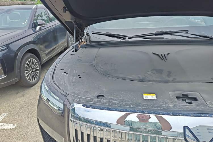 Used VOYAH Titan 2026 Model Max+ Engine Bay Right