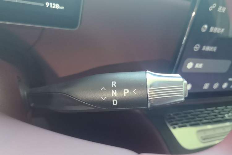 Used VOYAH Titan 2026 Model Max+ Gear Lever