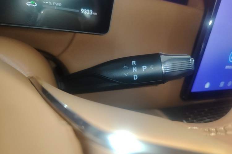 Used VOYAH Titan 2026 Model Max+ Gear Lever