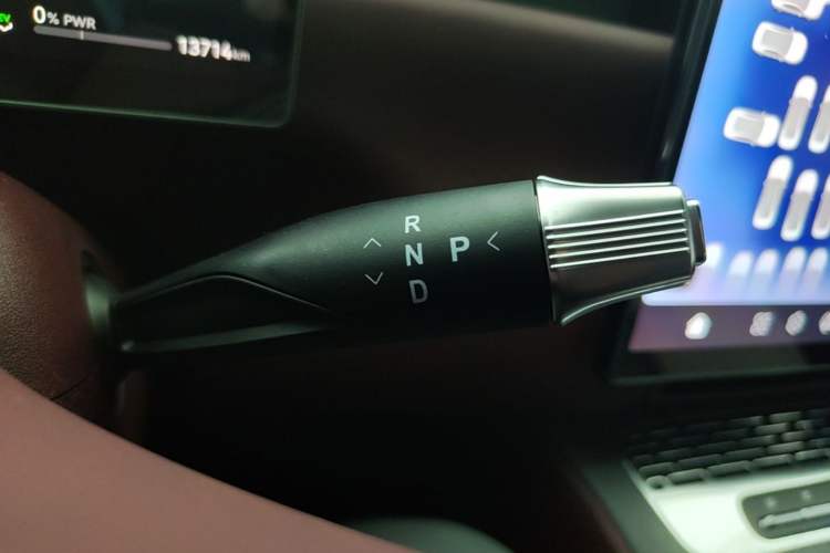 Used VOYAH Titan 2026 Model Max+ Gear Lever
