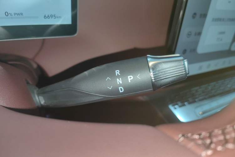 Used VOYAH Titan 2026 Model Max+ Gear Lever