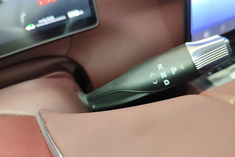 Used VOYAH Titan 2026 Model Max+ Gear Lever