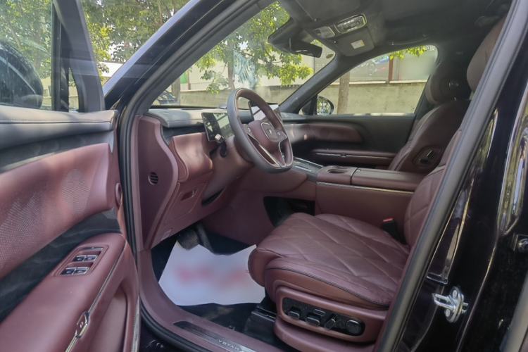 Used VOYAH Titan 2026 Model Max+ Interior 1
