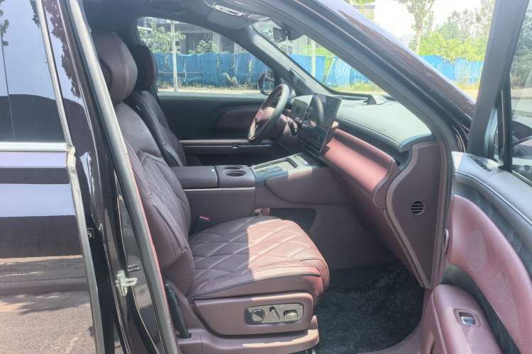 Used VOYAH Titan 2026 Model Max+ Interior 3