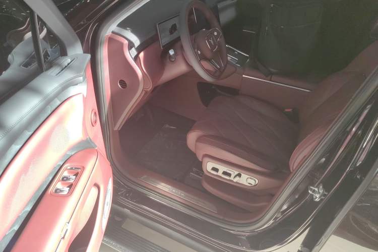 Used VOYAH Titan 2026 Model Max+ Interior 3