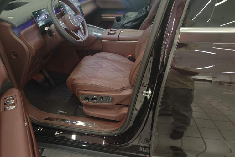 Used VOYAH Titan 2026 Model Max+ Left Front Seat