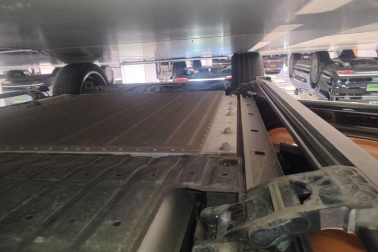 Used VOYAH Titan 2026 Model Max+ Left Side Sill