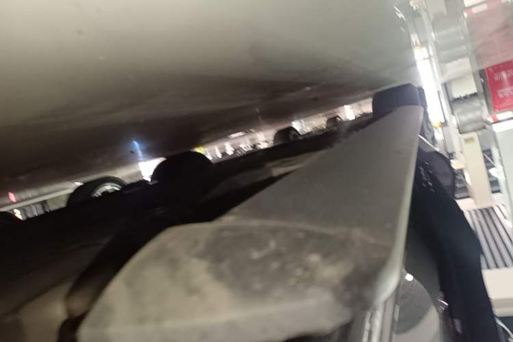 Used VOYAH Titan 2026 Model Max+ Left Side Sill