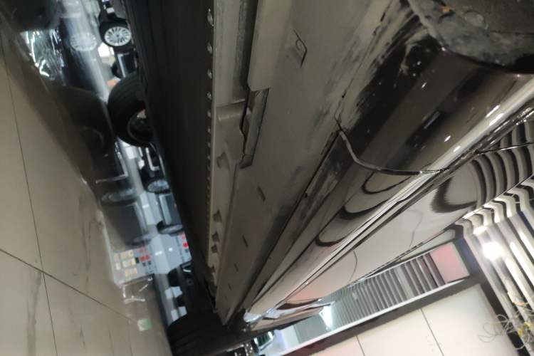 Used VOYAH Titan 2026 Model Max Left Side Sill