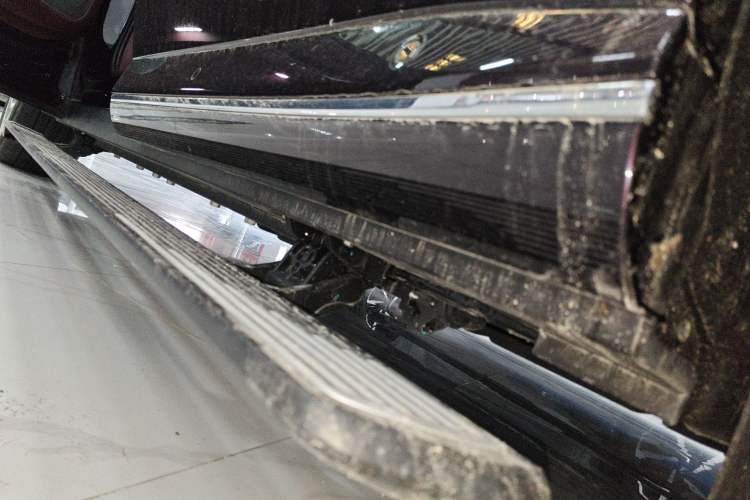Used VOYAH Titan 2026 Model Max+ Left Side Sill