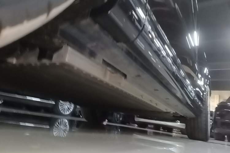 Used VOYAH Titan 2026 Model Max+ Left Side Sill