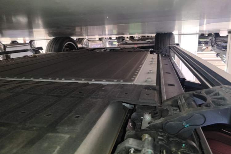 Used VOYAH Titan 2026 Model Max+ Left Side Sill