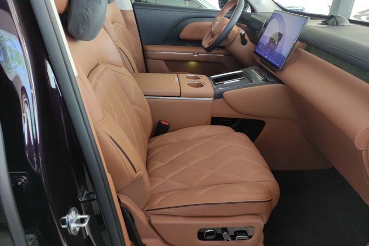 Used VOYAH Titan 2026 Model Max+ Right Front Seat