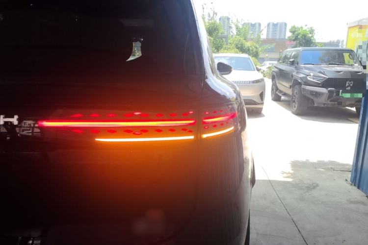 Used VOYAH Titan 2026 Model Max+ Right Rear Taillight