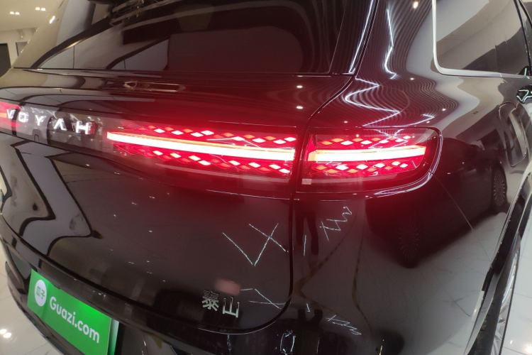 Used VOYAH Titan 2026 Model Max Right Rear Taillight