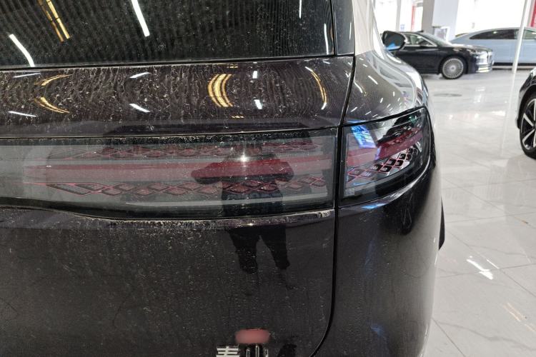 Used VOYAH Titan 2026 Model Max+ Right Rear Taillight