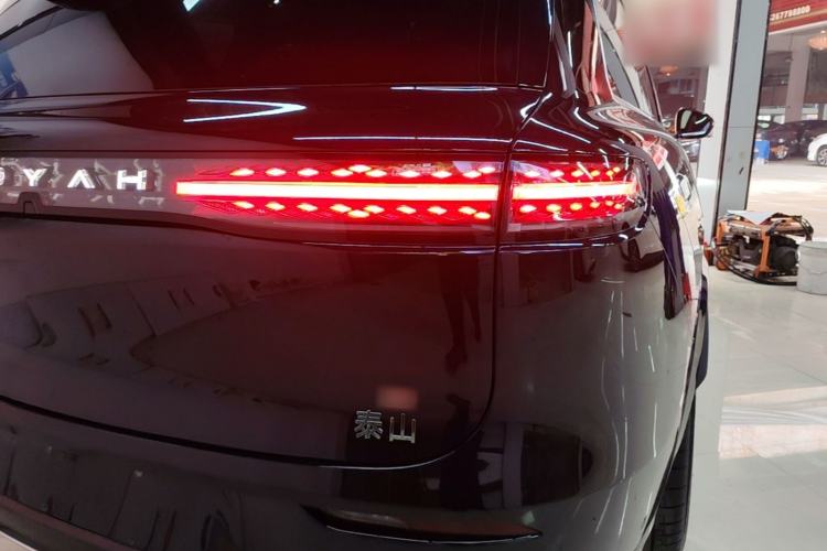 Used VOYAH Titan 2026 Model Max+ Right Rear Taillight