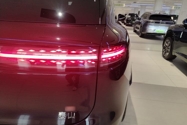 Used VOYAH Titan 2026 Model Max+ Right Rear Taillight