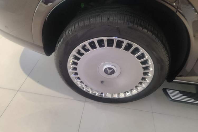 Used VOYAH Titan 2026 Model Max+ Right Rear Wheel Hub