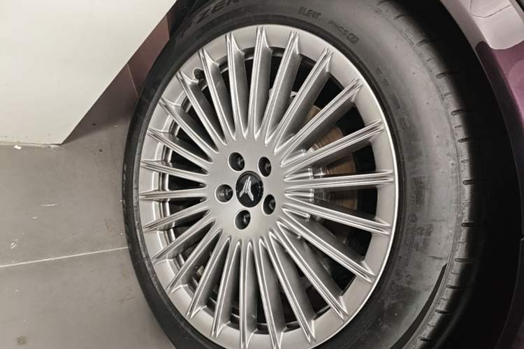 Used VOYAH Titan 2026 Model Max+ Right Rear Wheel Hub