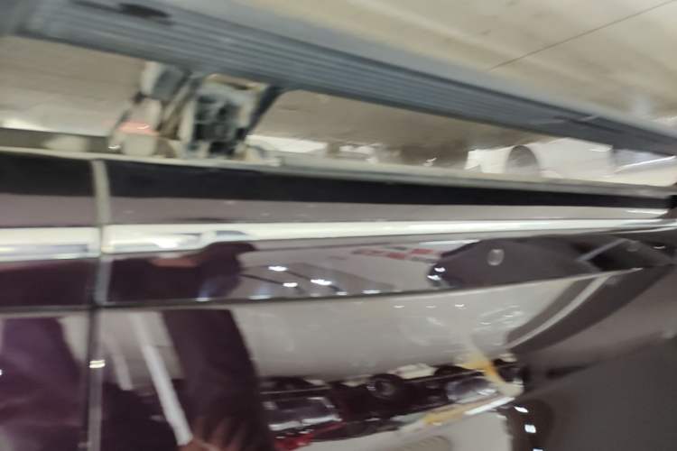 Used VOYAH Titan 2026 Model Max+ Right Side Sill