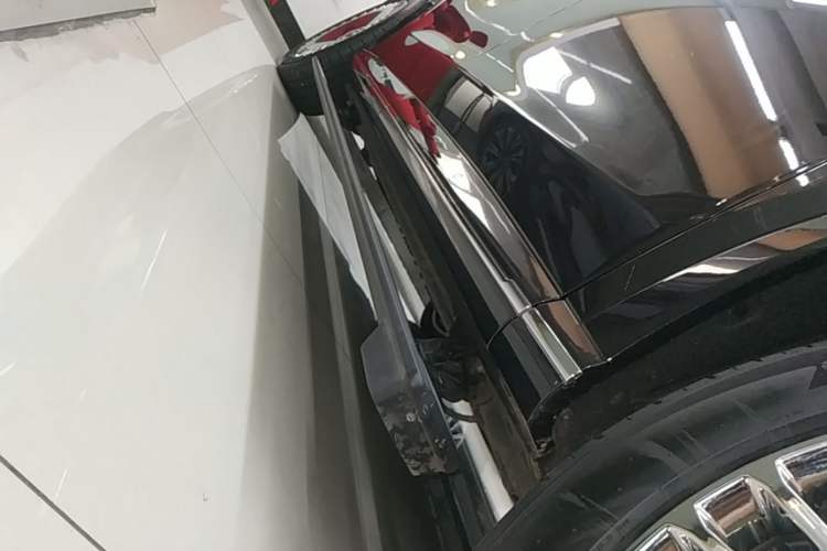 Used VOYAH Titan 2026 Model Ultra Right Side Sill