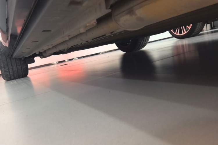 Used VOYAH Titan 2026 Model Max+ Right Side Sill