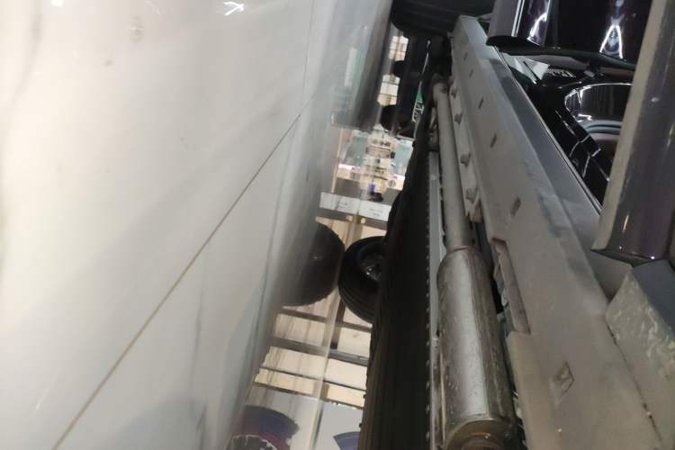 Used VOYAH Titan 2026 Model Max Right Side Sill
